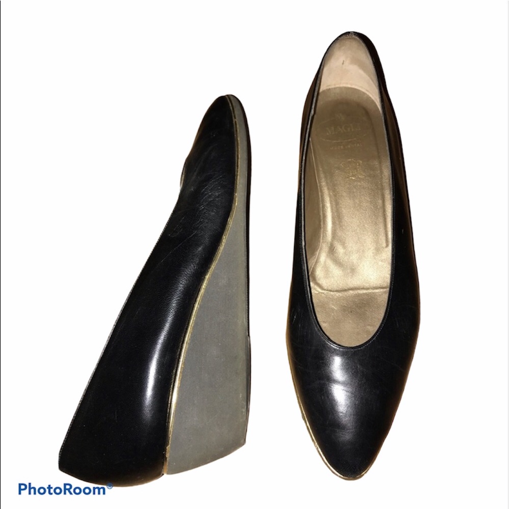 BRUNO MAGLI Black Leather Wedge Pump 1O AA Narrow